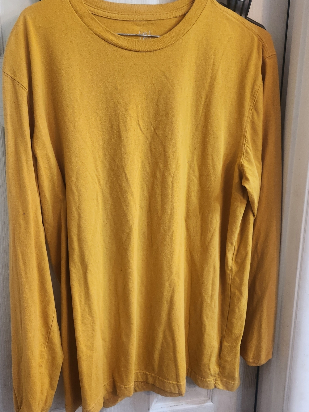 Men's Long-Sleeve Crewneck Shirt